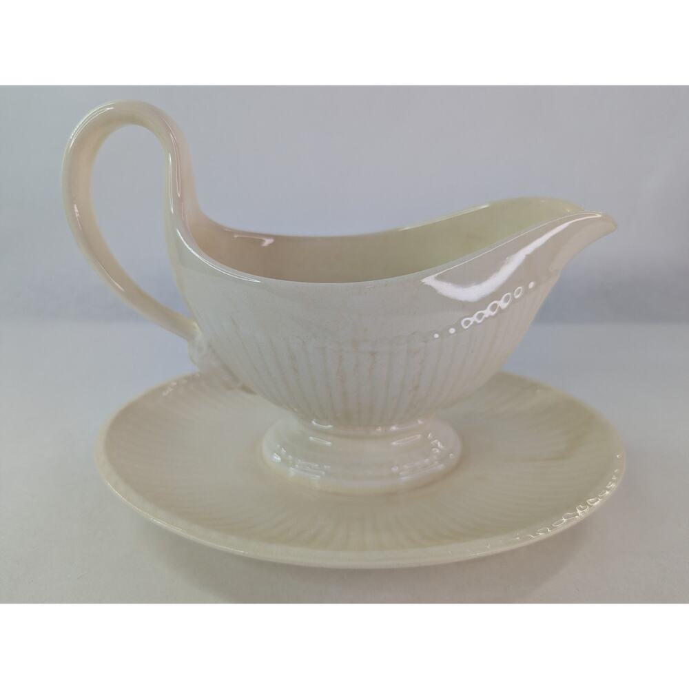 Vintage White Wedgwood EDME ENGLAND Head Ribbed Gravy Boat Underplate - Picture 9 of 10